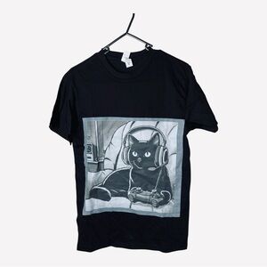 {NEW} Women's Black T-Shirt with graphic cat print Small